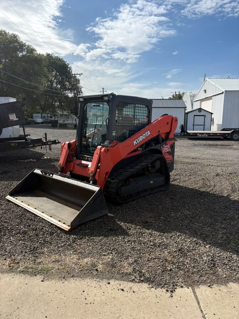 Left side of the kubota skidloader